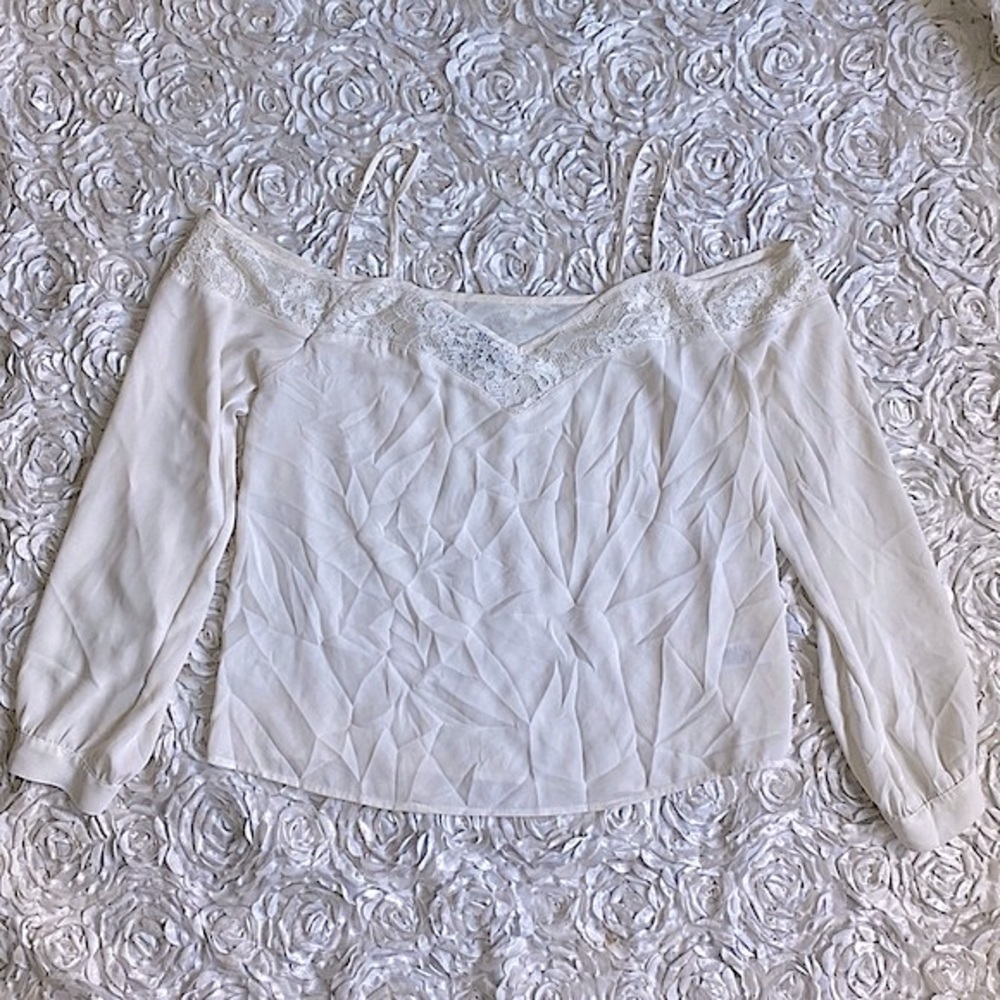 Express white cold shoulder top size XS
